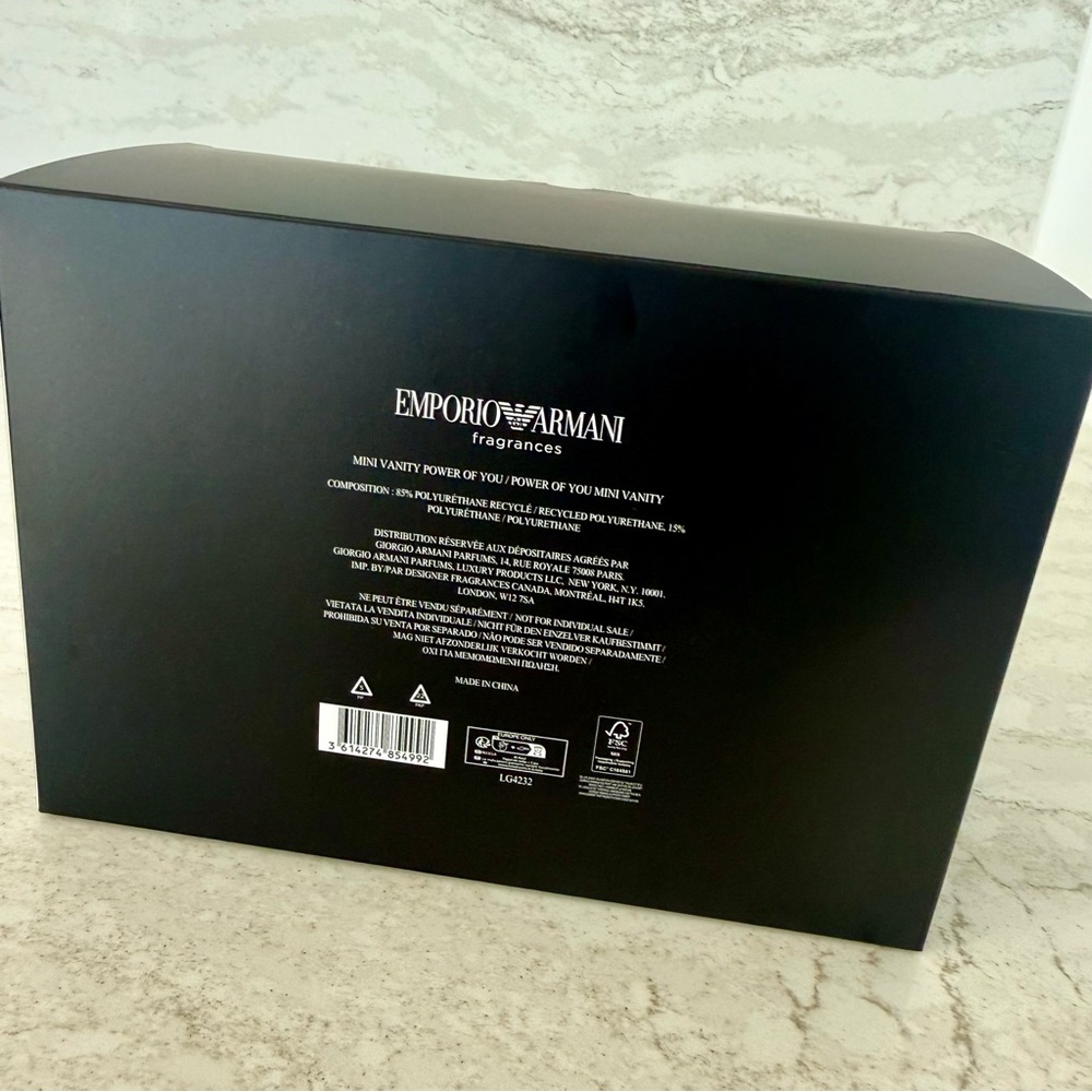 Emporio Armani VIP Mini Vanity Kit/Purse - Picture 10 of 14